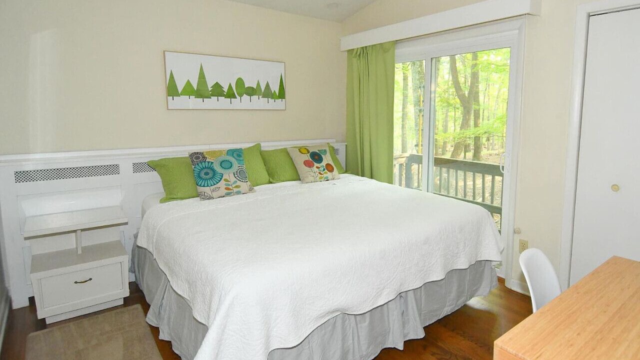 Photo of Bedroom in Berkeley Springs