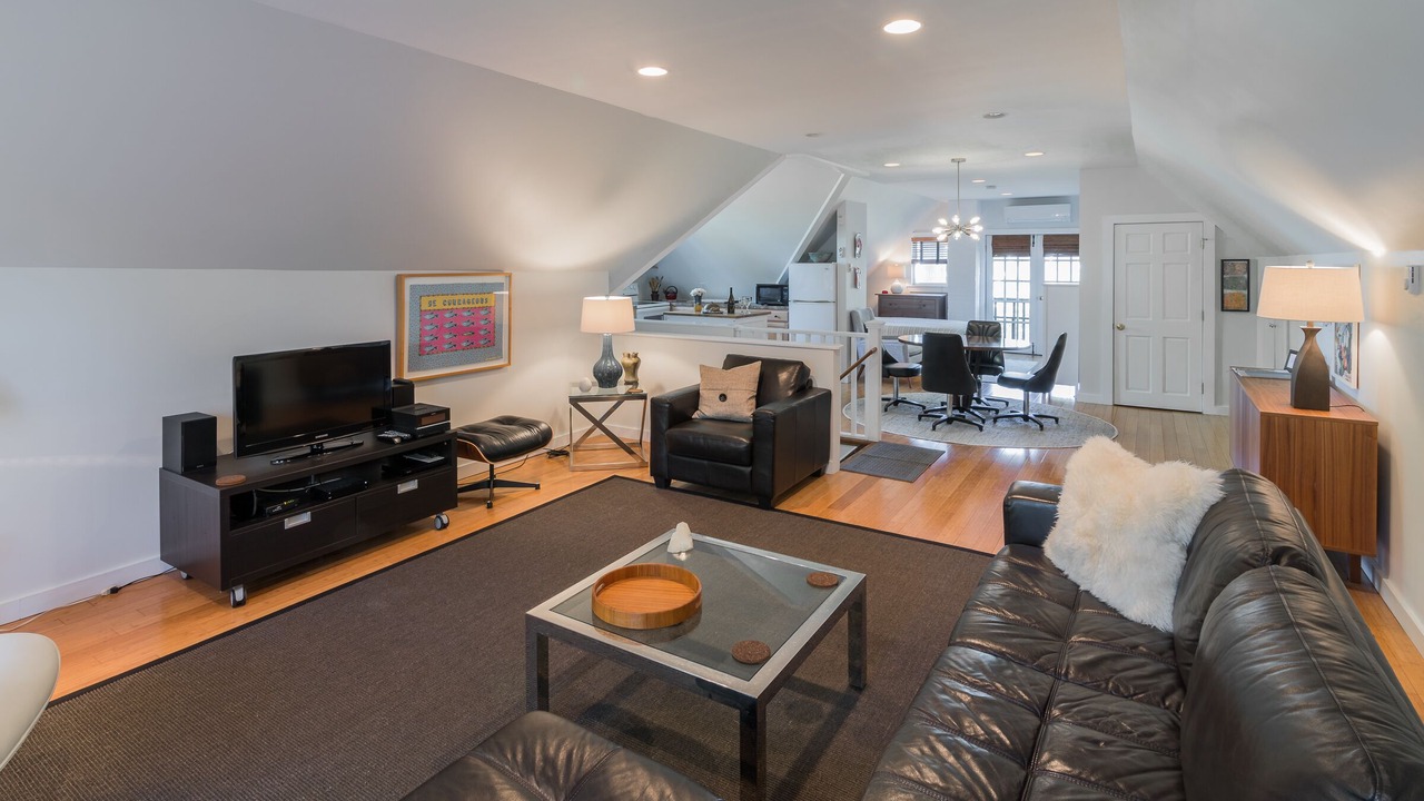 Photo of Livingroom in Lincoln Park