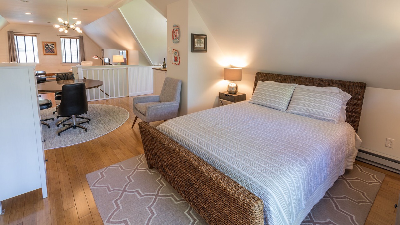 Photo of Bedroom in Lincoln Park