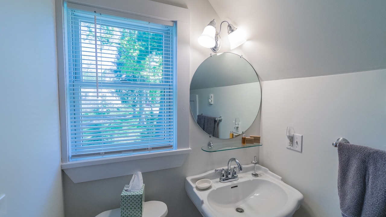 Photo of Bathroom in Lincoln Park