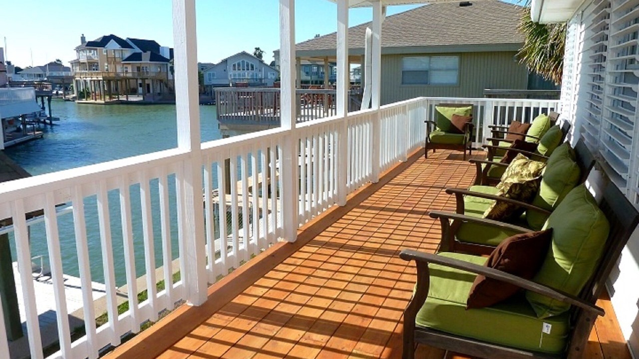 Photo of Patio Balcony in Jamaica Beach