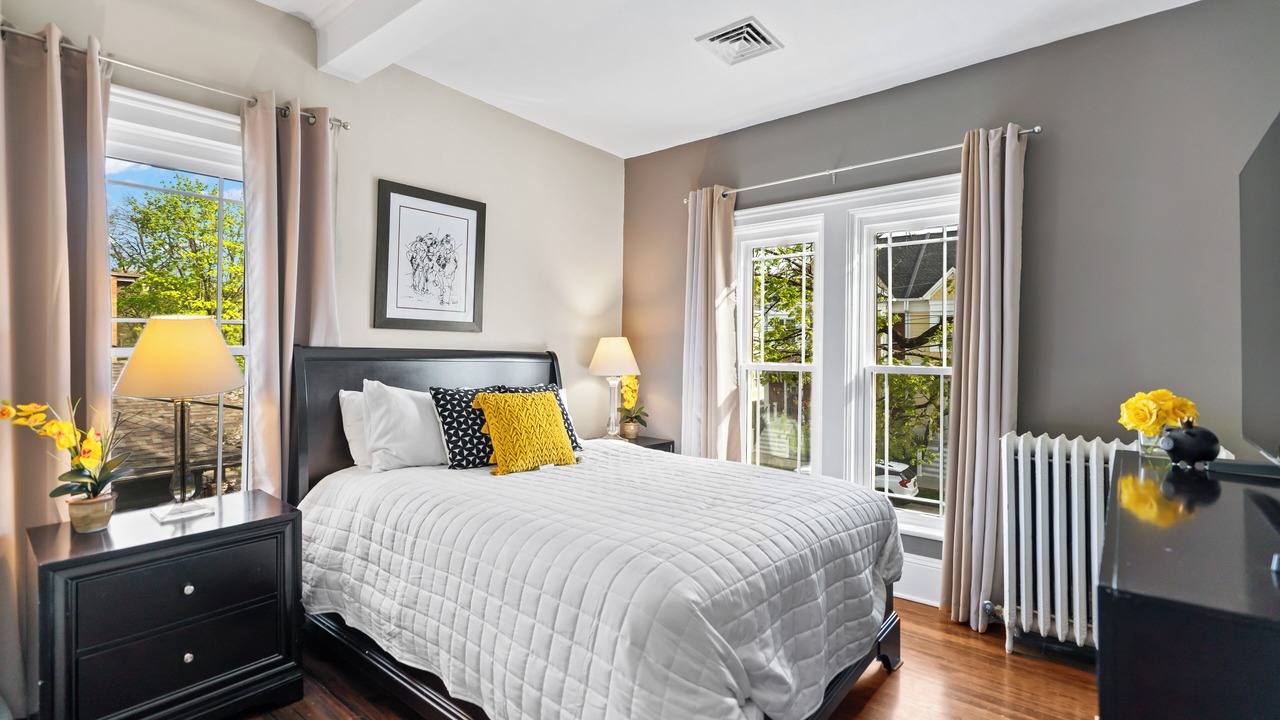 Photo of Bedroom in Saratoga Springs
