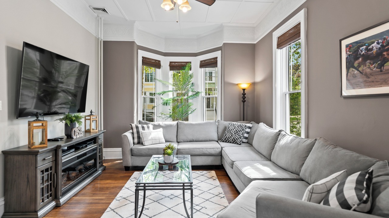 Photo of Livingroom in Saratoga Springs