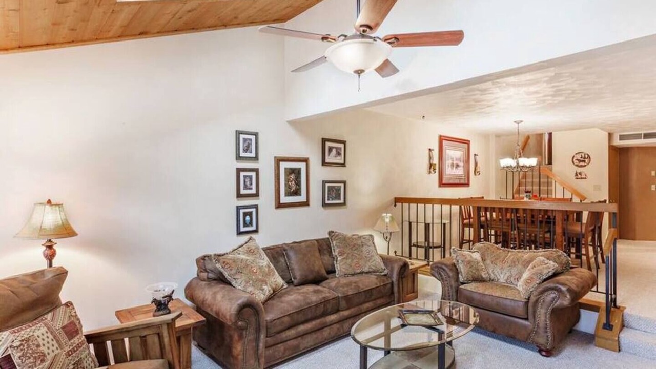 Photo of Livingroom in Seven Springs