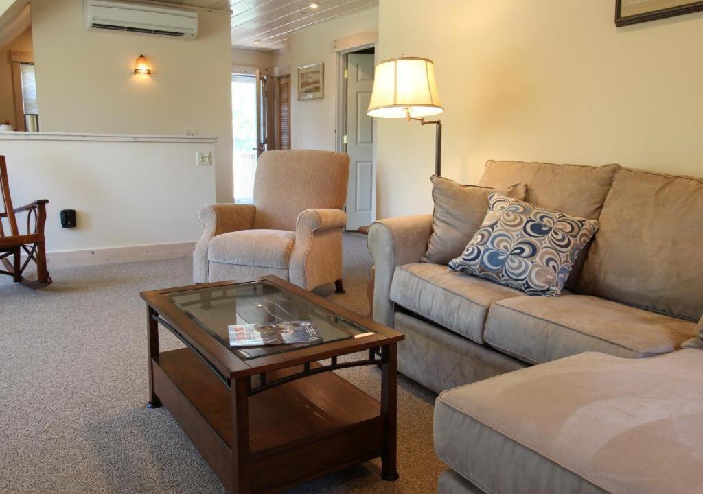 Photo of Livingroom in North Hero