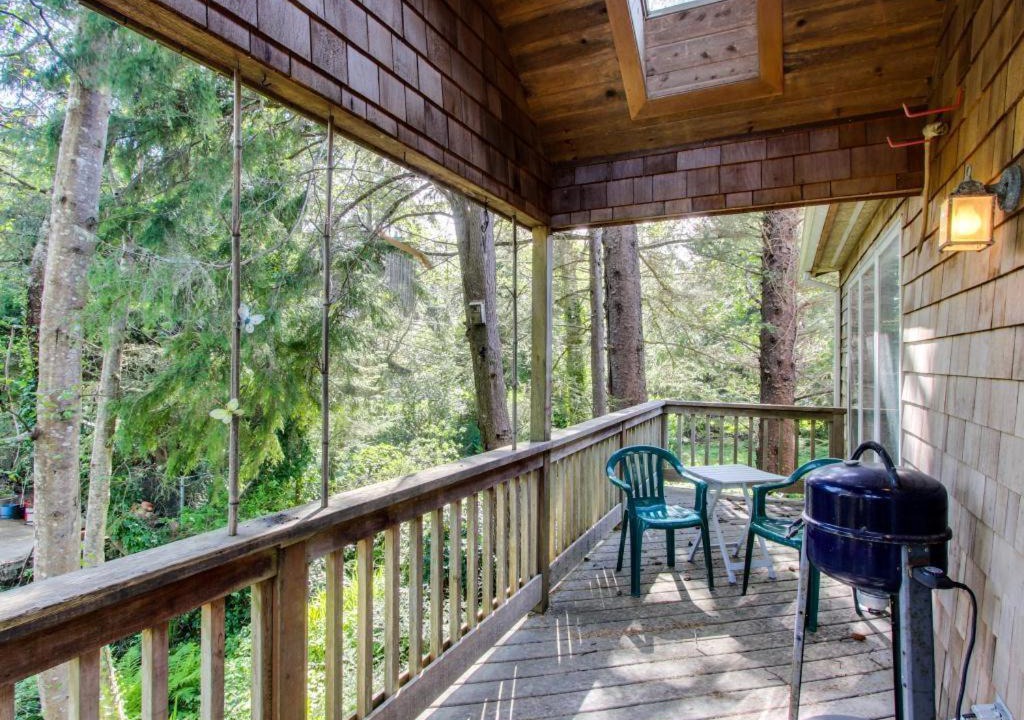 Photo of Patio Balcony in Downtown Cannon Beach