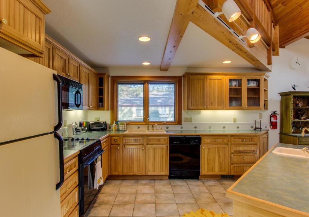 Photo of Kitchen in Downtown Cannon Beach