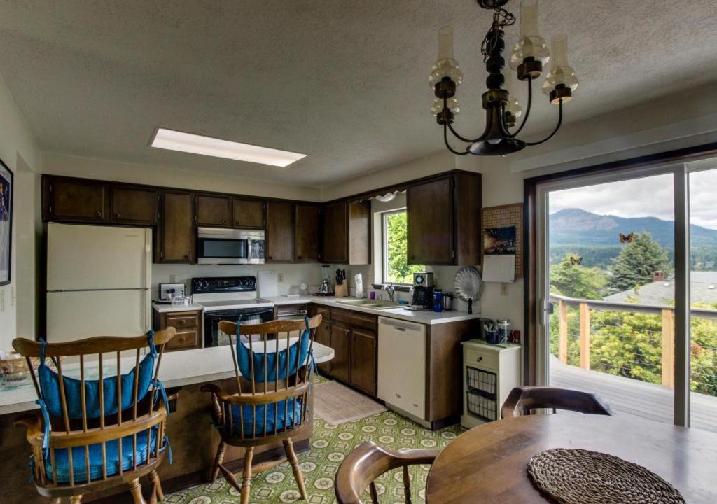 Photo of Kitchen in Cascade Locks