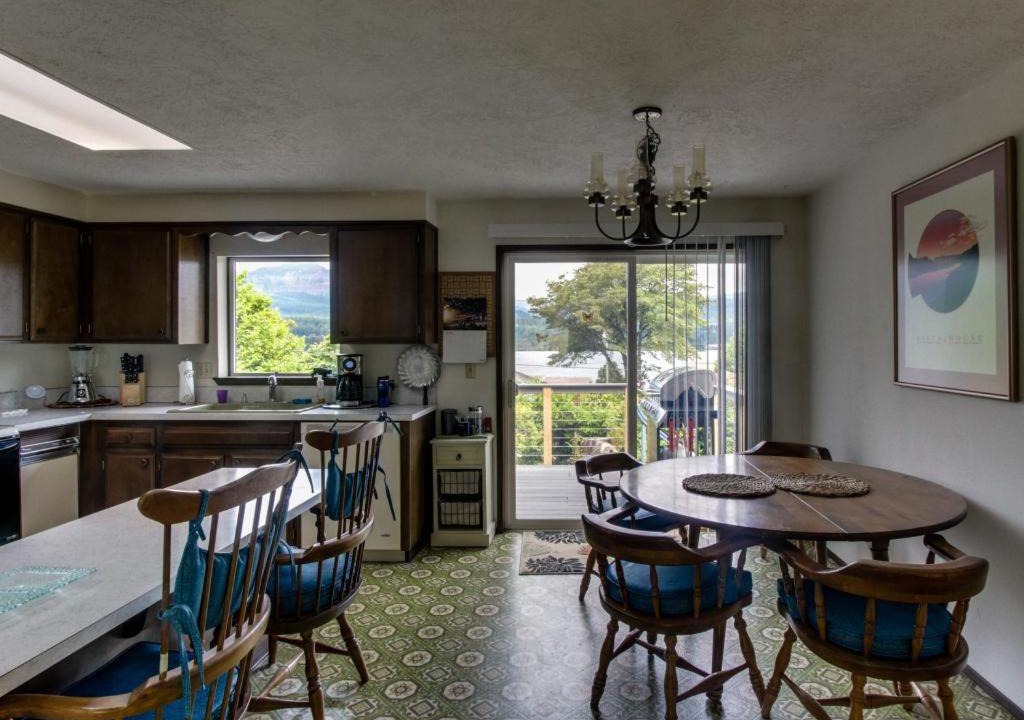 Photo of Kitchen in Cascade Locks