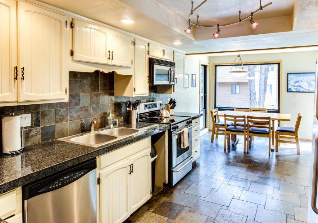 Photo of Kitchen in Sunriver