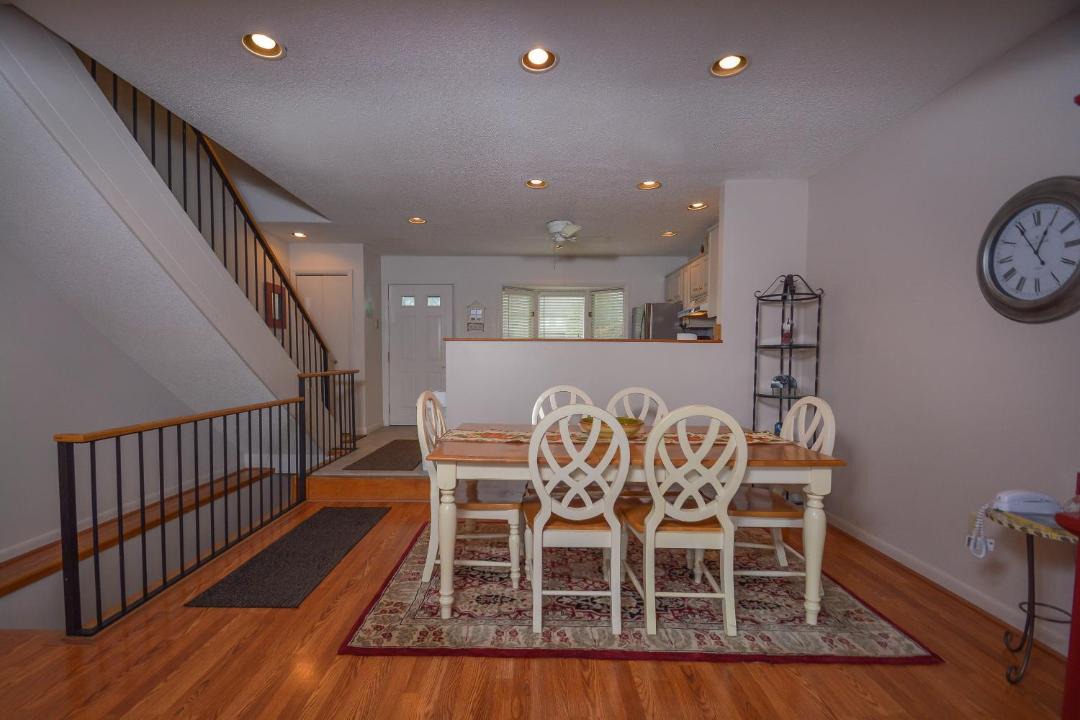 Photo of Livingroom in McHenry