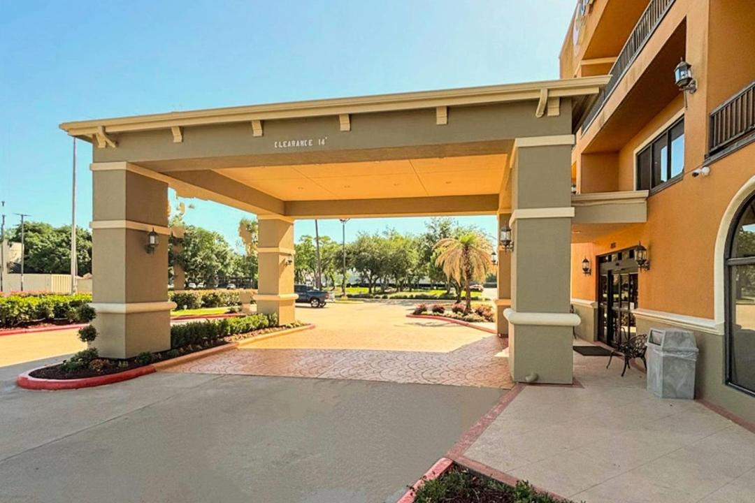 Photo of Others in Westchase