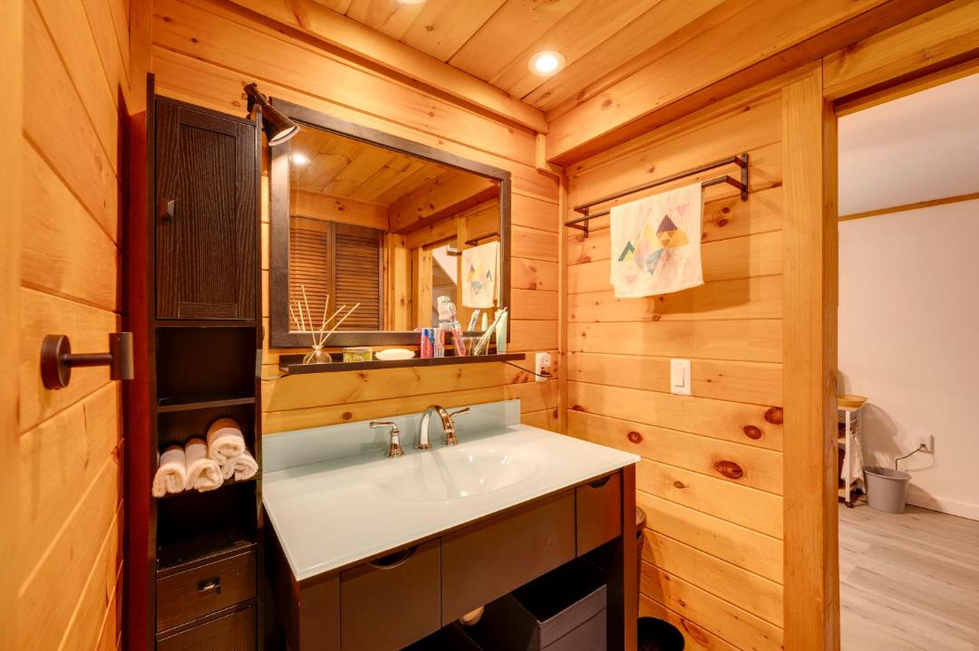 Photo of Bathroom in Hill