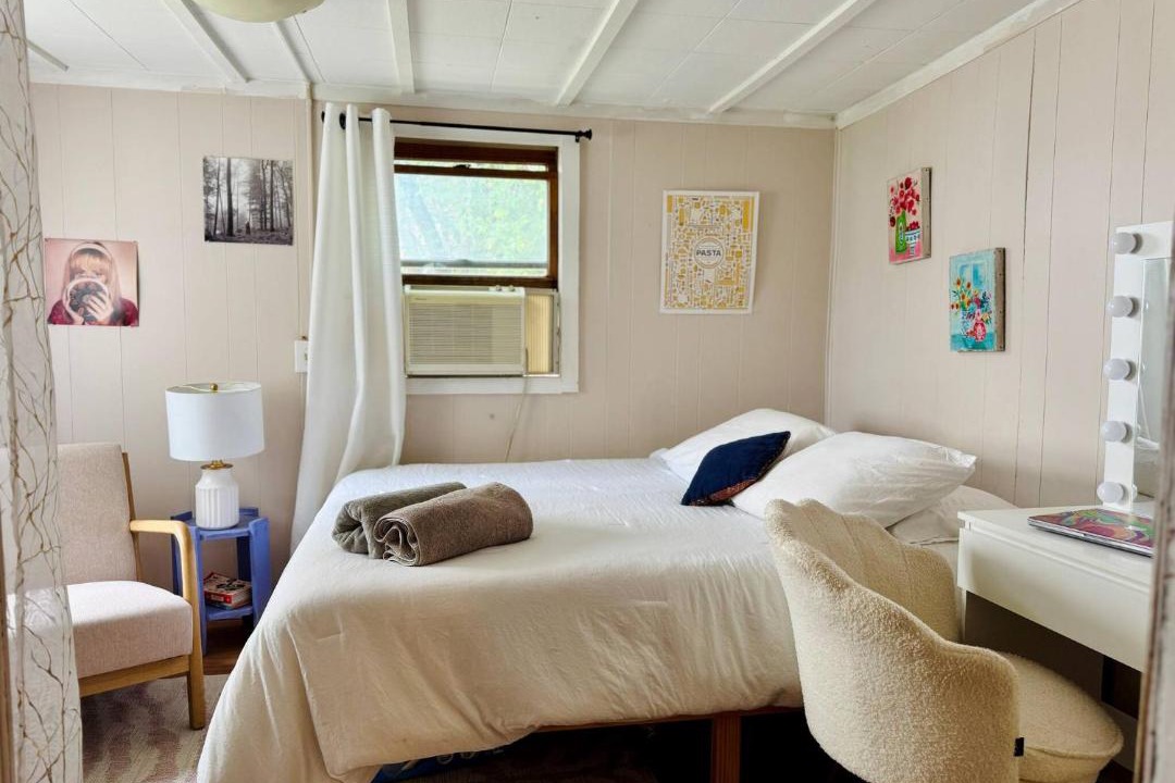 Photo of Bedroom in Old North End