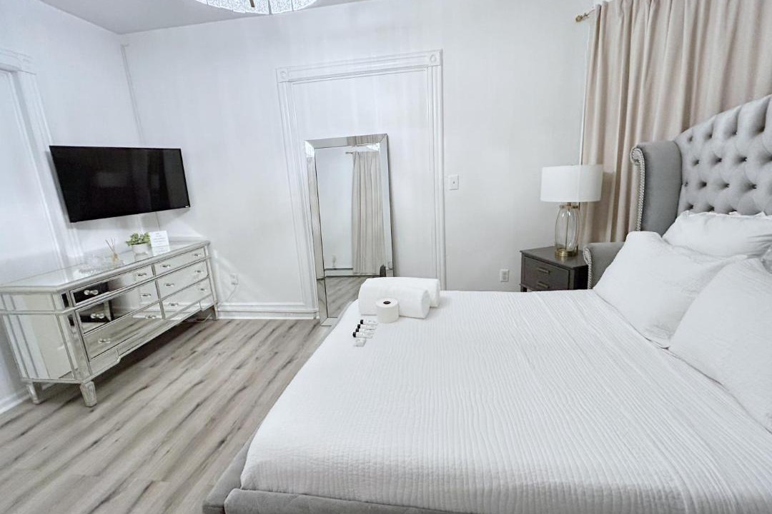 Photo of Bedroom in Forest Hill