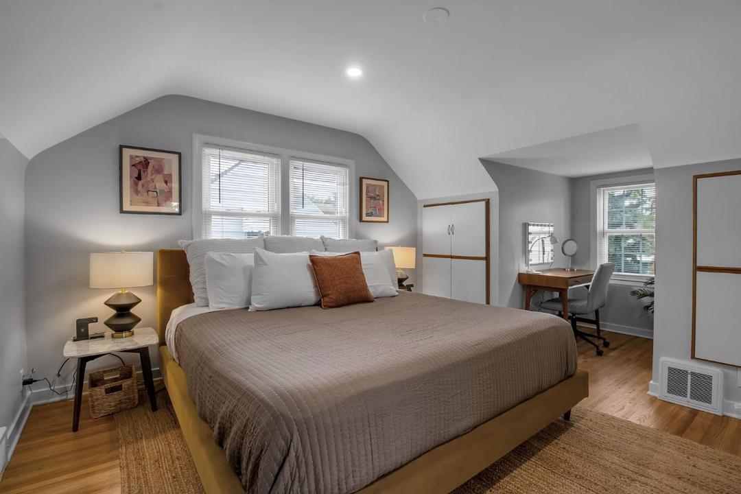 Photo of Bedroom in Eggertsville