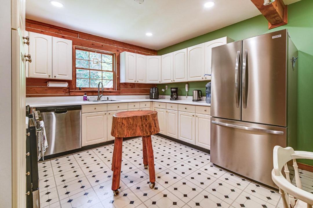 Photo of Kitchen in Oquossoc