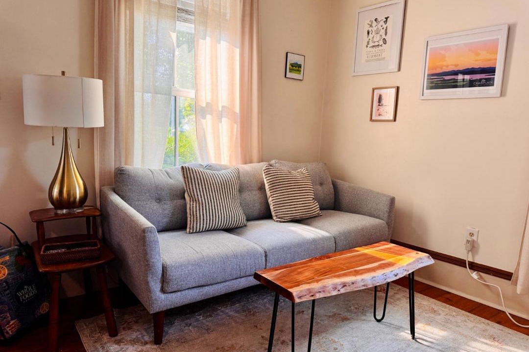 Photo of Livingroom in Shelburne