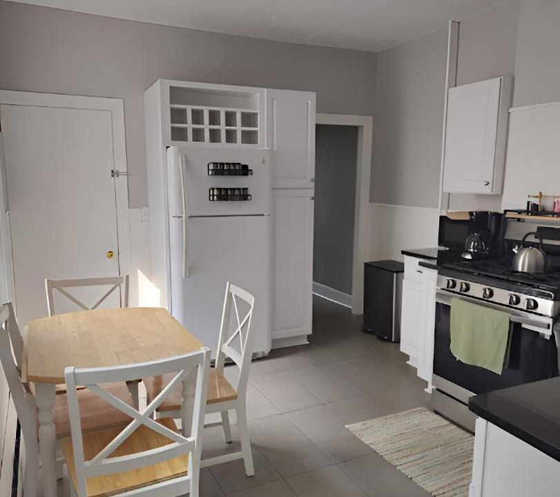 Photo of Kitchen in Thompson Square - Bunker Hill