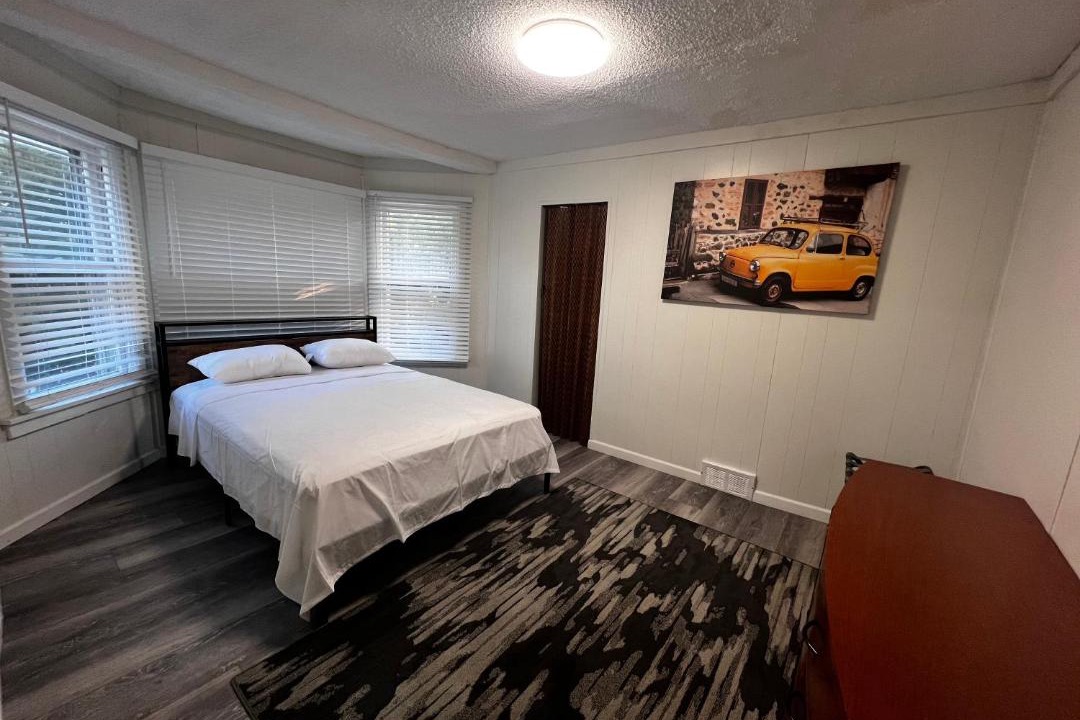 Photo of Bedroom in Downtown Niagara Falls
