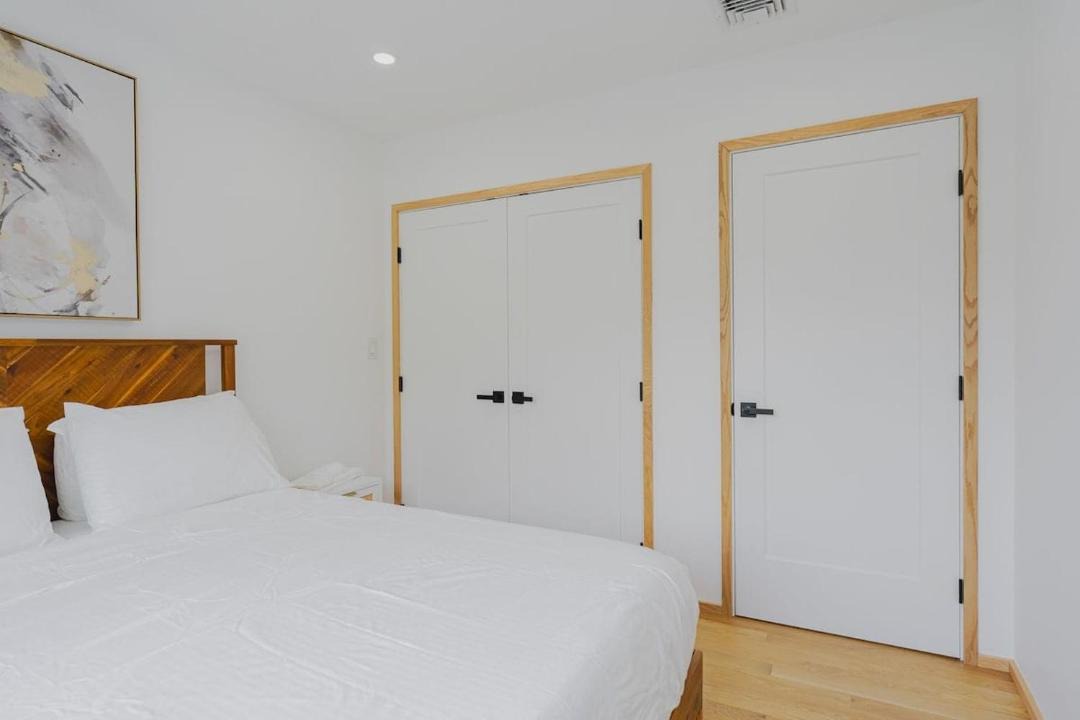 Photo of Bedroom in Central-Maverick Square - Paris Street