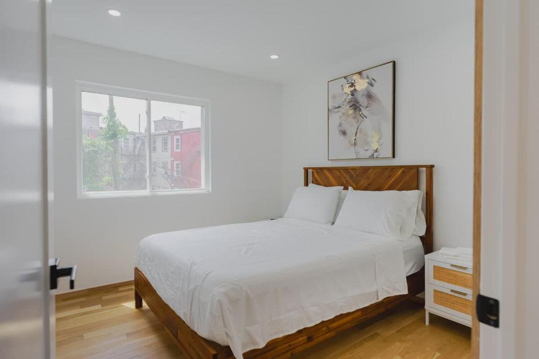 Photo of Bedroom in Central-Maverick Square - Paris Street