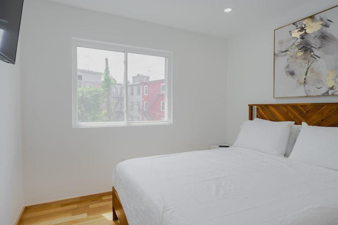 Photo of Bedroom in Central-Maverick Square - Paris Street
