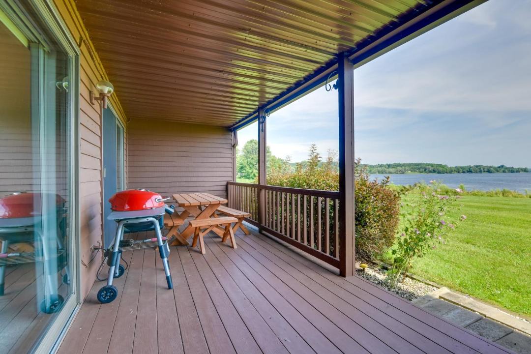 Photo of Patio Balcony in Newport Center