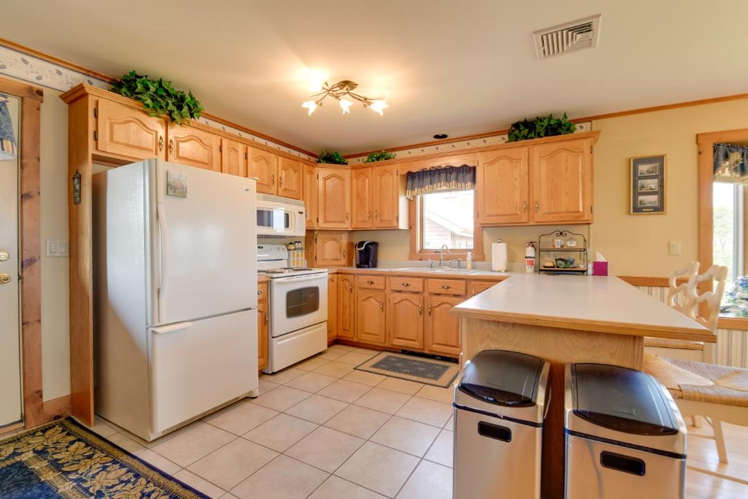 Photo of Kitchen in Newport Center