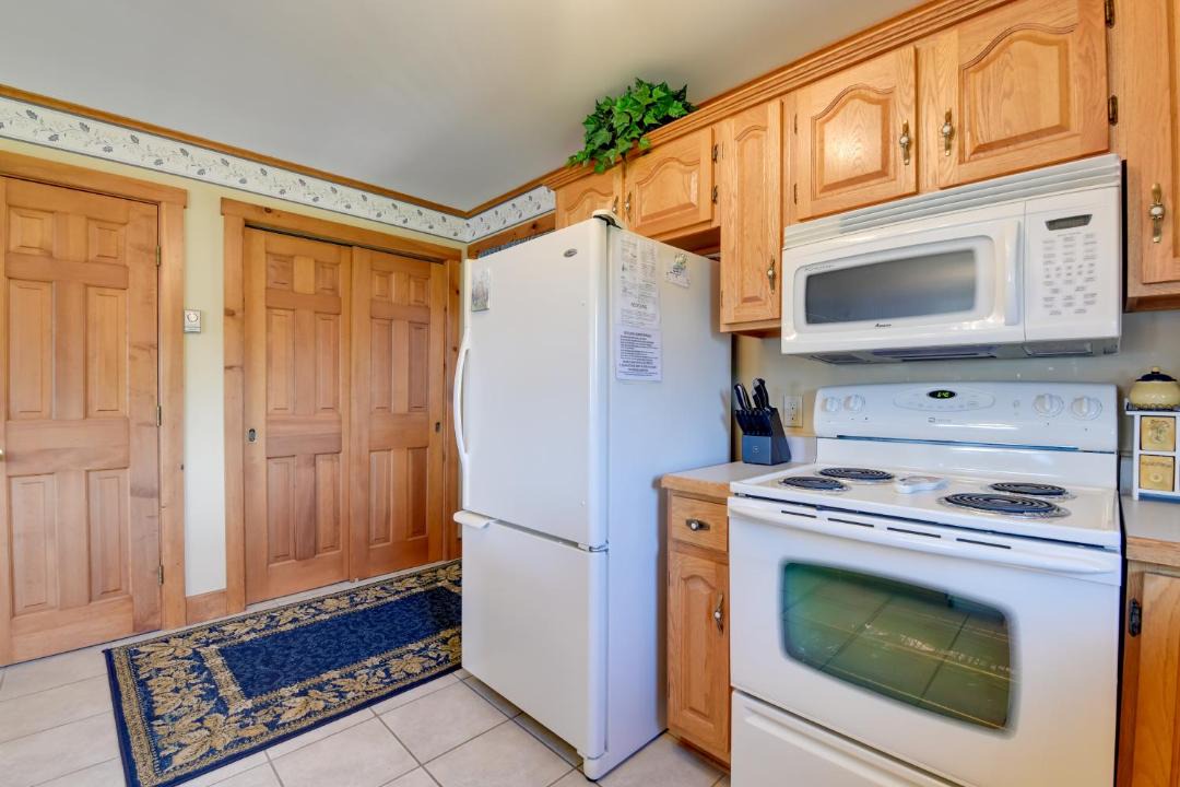 Photo of Kitchen in Newport Center