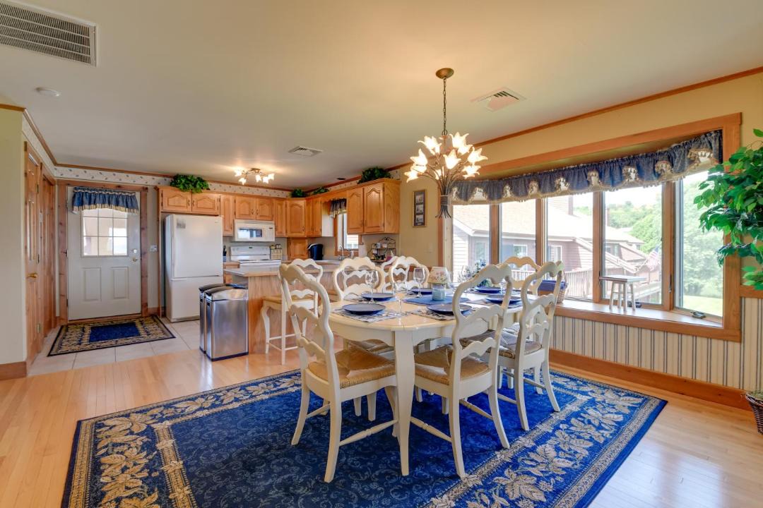 Photo of Kitchen in Newport Center