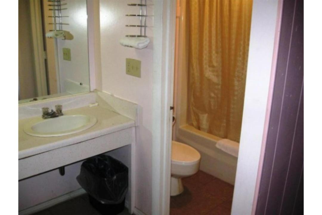 Photo of Bathroom in Tazewell