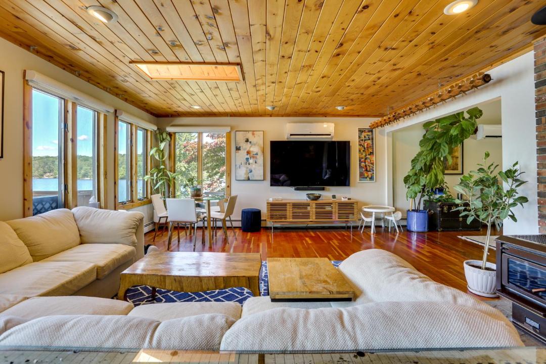 Photo of Livingroom in White Lake