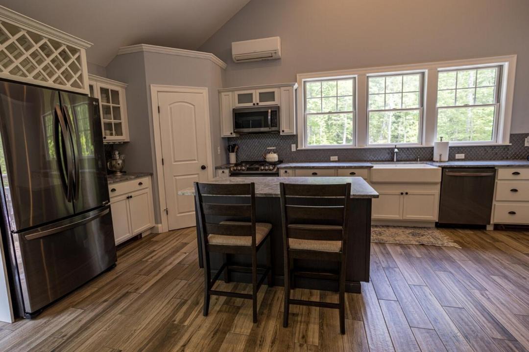 Photo of Kitchen in Center Conway