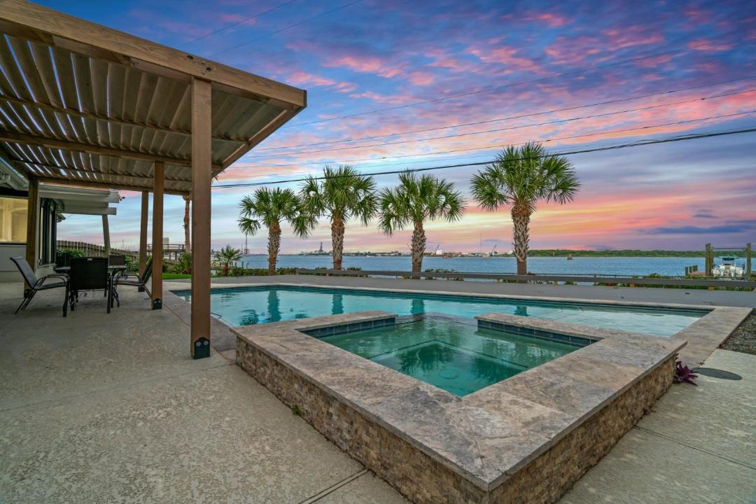 Photo of Patio Balcony in Galveston
