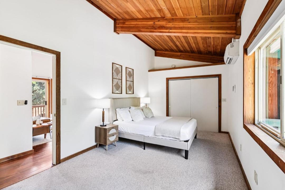 Photo of Bedroom in Concrete