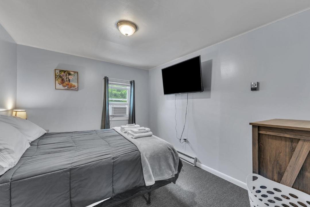 Photo of Bedroom in Oneonta