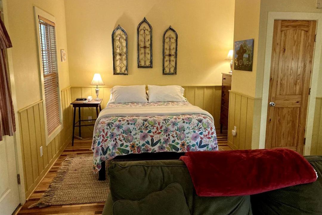 Photo of Bedroom in Elkin