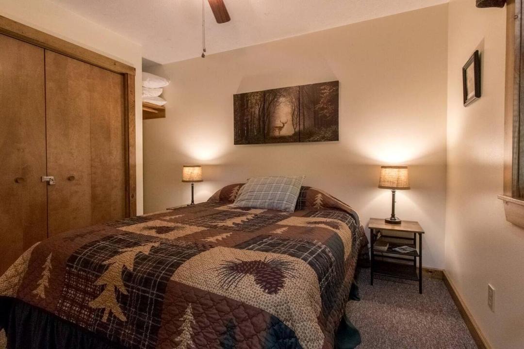 Photo of Bedroom in Allegheny Mountains