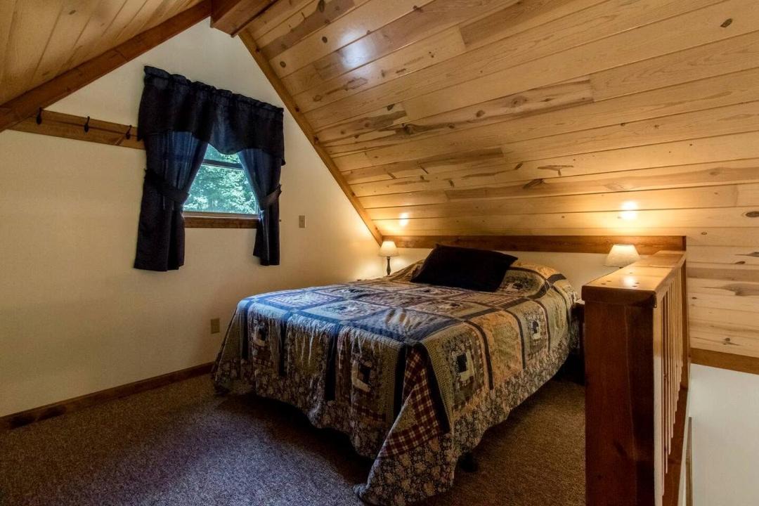 Photo of Bedroom in Allegheny Mountains