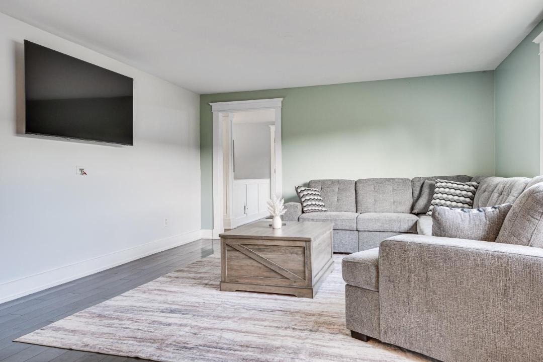 Photo of Livingroom in Suncook