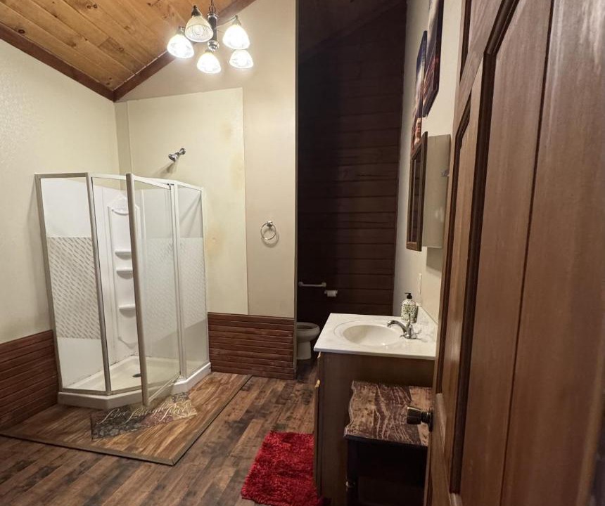 Photo of Bathroom in McArthur