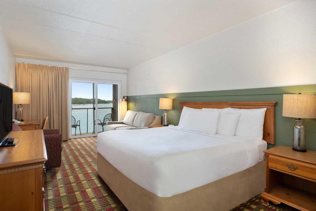 Photo of Bedroom in Isle of Springs