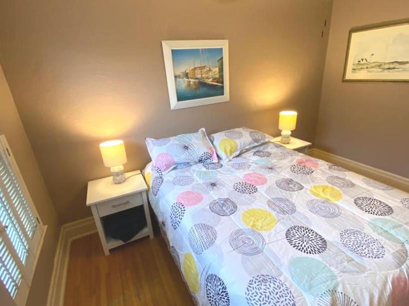 Photo of Bedroom in Downtown Niagara Falls