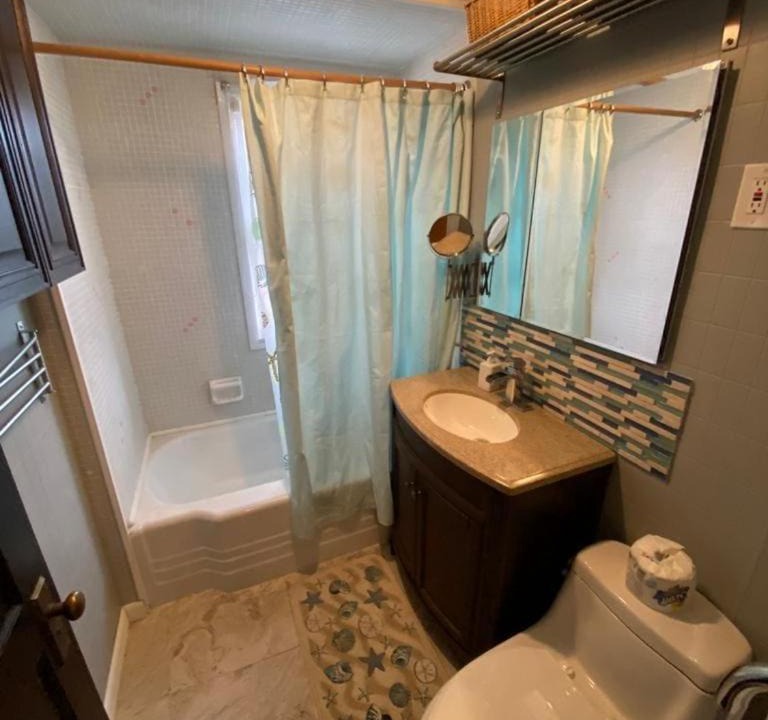 Photo of Bathroom in Downtown Niagara Falls