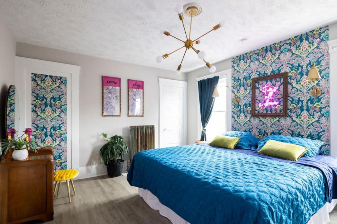 Photo of Bedroom in Detroit - Shoreway