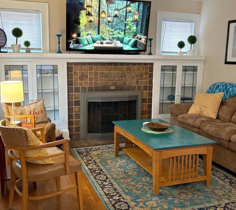Photo of Livingroom in North Queen Anne