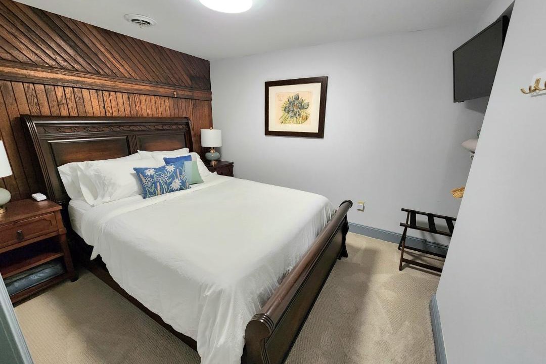 Photo of Bedroom in Springville