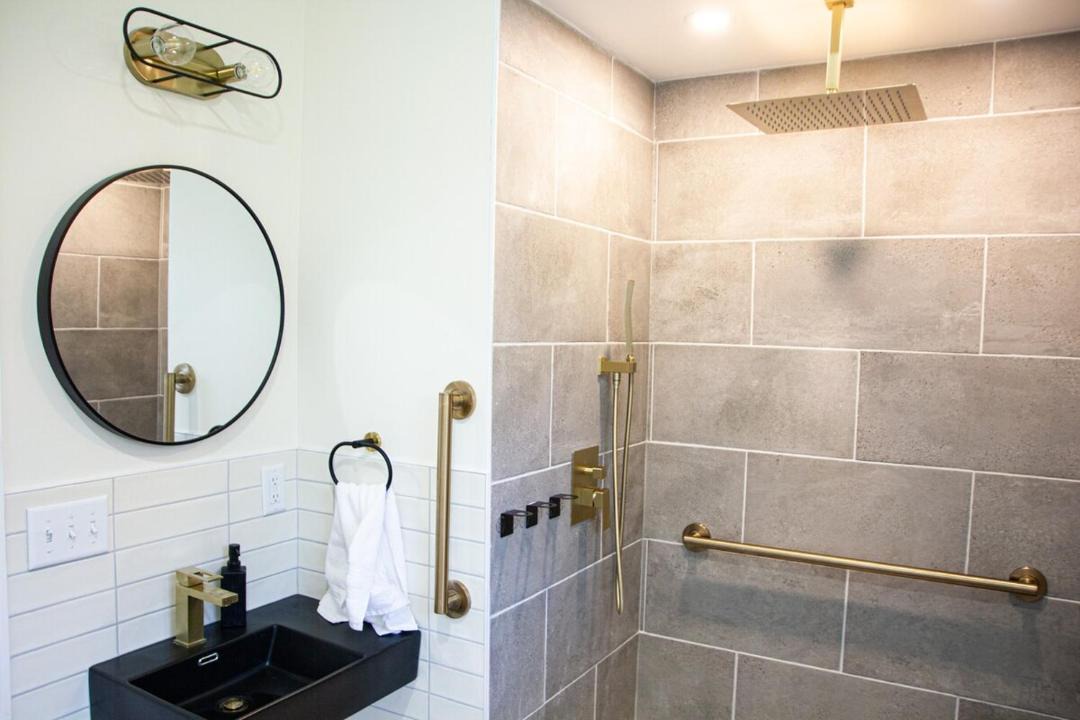 Photo of Bathroom in Niagara Falls