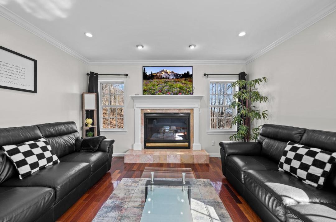 Photo of Livingroom in Bloomingburg